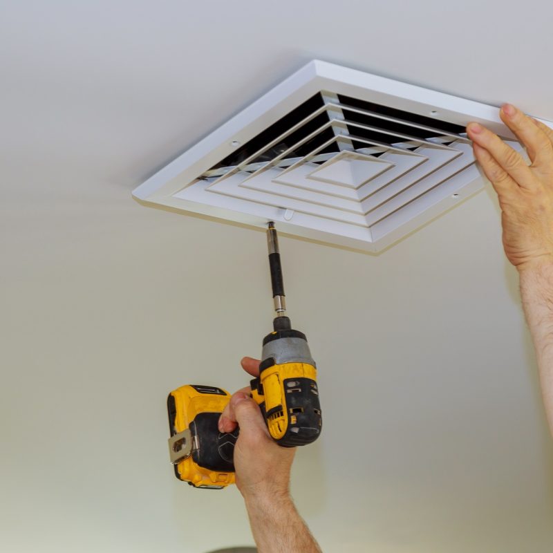 Installation de ventilateurs de salle de bain